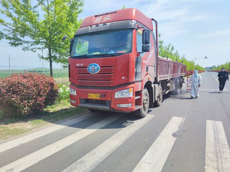 疫情防控不放松 工程建设不停摆